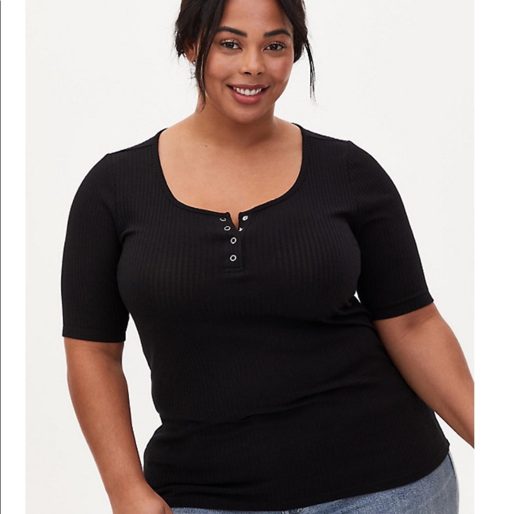 Torrid Black Ribbed Top w/ Snap Buttons Size 3